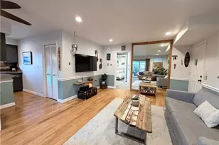 22030 Calvert, Woodland Hills, CA 91367 - Photo 4