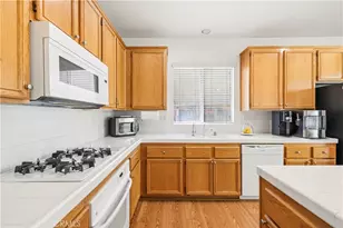 28637 Placerview Trail, Saugus, CA 91390 - Photo 18