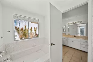 22647 Margarita Dr, Woodland Hills, CA 91364 - Photo 36