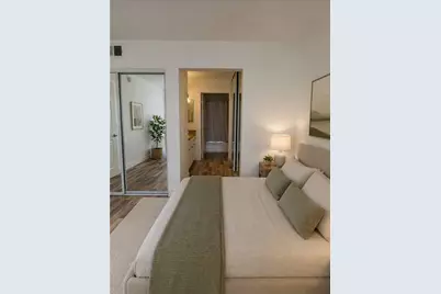 5550 Owensmouth #121, Woodland Hills, CA 91367 - Photo 4