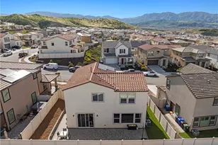 18175 Meridian Ln, Saugus, CA 91350 - Photo 28