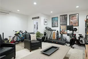2330 W 29th Pl, Los Angeles, CA 90018 - Photo 18