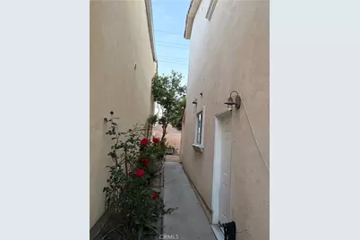 1637 E Gage Avenue, Los Angeles, CA 90001 - Photo 2