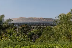 17984 Boris Dr, Encino, CA 91316 - Photo 38