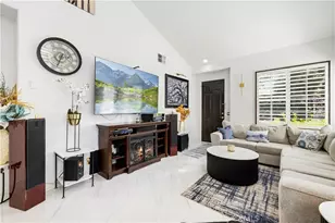 23233 Sageview Ct, Valencia, CA 91354 - Photo 4