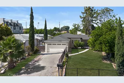 11351 Bessemer Street, North Hollywood, CA 91606 - Photo 2