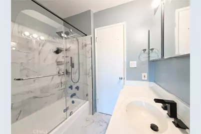 22131 N Oxnard Street #A, Woodland Hills, CA 91367 - Photo 4