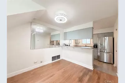 22131 N Oxnard Street #A, Woodland Hills, CA 91367 - Photo 8