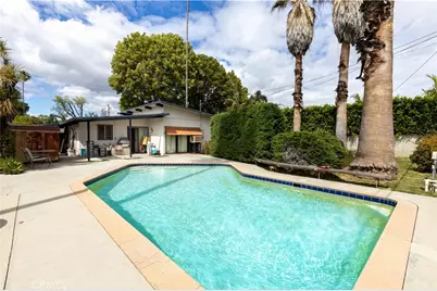 19552 Arminta Street, Reseda, CA 91335 - Photo 4
