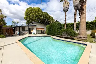19552 Arminta St, Reseda, CA 91335 - Photo 4