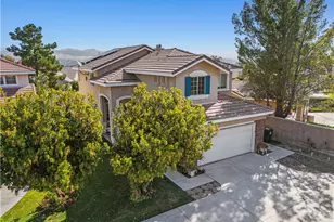 26726 Neff Ct, Canyon Country, CA 91351 - Photo 2