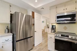 796 N Valley, Westlake Village, CA 91362 - Photo 10