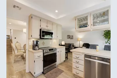 796 N Valley, Westlake Village, CA 91362 - Photo 12