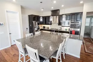 26424 Township, Saugus, CA 91350 - Photo 2