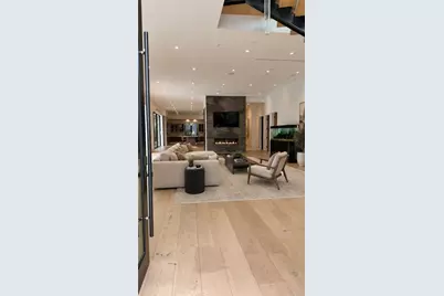 4653 Vanalden Avenue, Tarzana, CA 91356 - Photo 8