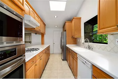 20600 Clarendon, Woodland Hills, CA 91367 - Photo 8