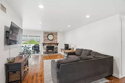 30046 Abelia, Canyon Country, CA 91387 - Photo 4