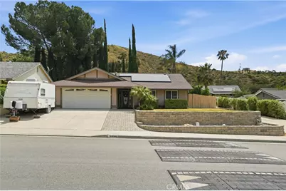 30046 Abelia, Canyon Country, CA 91387 - Photo 2