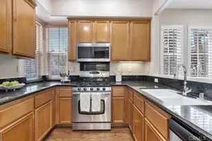 82 Trailing Vine, Irvine, CA 92602 - Photo 14