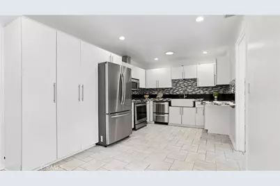 25651 Ramada, Valencia, CA 91355 - Photo 8