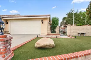 25651 Ramada, Valencia, CA 91355 - Photo 2