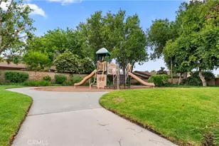 25651 Ramada, Valencia, CA 91355 - Photo 26