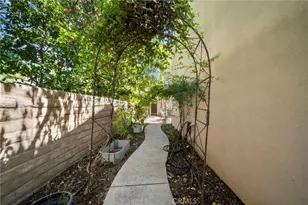 26811 Brookhollow Dr, Valencia, CA 91355 - Photo 26