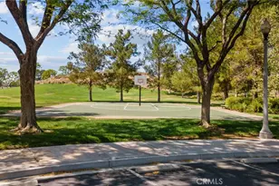 26811 Brookhollow Dr, Valencia, CA 91355 - Photo 32