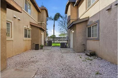 600 Hosking, Bakersfield, CA 93307 - Photo 6