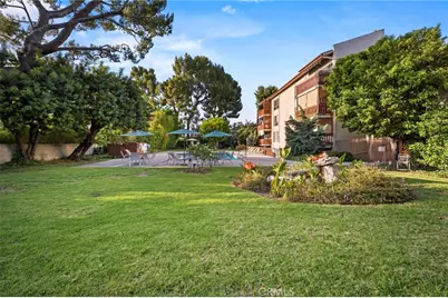 5115 Kester #7, Sherman Oaks, CA 91403 - Photo 34