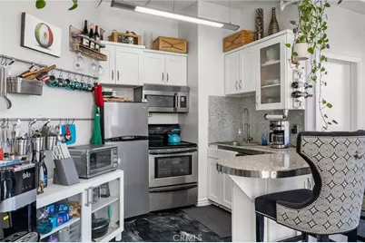 215 W 7th Street #1008, Los Angeles, CA 90014 - Photo 16