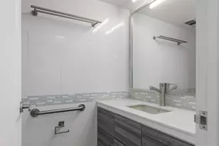 10660 Wilshire Blvd, Los Angeles, CA 90024 - Photo 28