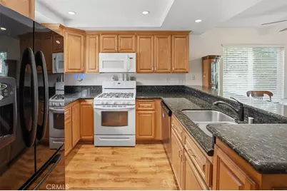 20008 Avenue Of The Oaks, Newhall, CA 91321 - Photo 10