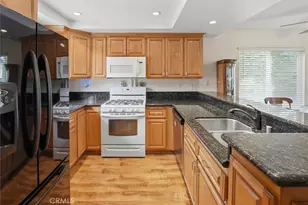 20008 Ave Of The Oaks, Newhall, CA 91321 - Photo 10