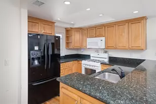 20008 Ave Of The Oaks, Newhall, CA 91321 - Photo 2