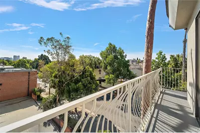 152 S Oakhurst Drive #304, Beverly Hills, CA 90212 - Photo 6