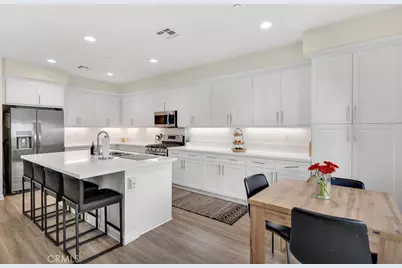 13423 W Saddle Rock Place, Sylmar, CA 91342 - Photo 10