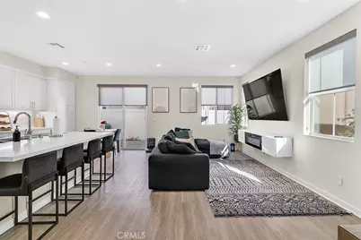 13423 W Saddle Rock Place, Sylmar, CA 91342 - Photo 4