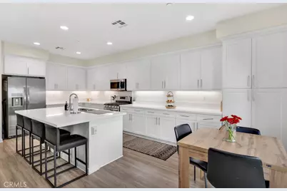 13423 W Saddle Rock Place, Sylmar, CA 91342 - Photo 10