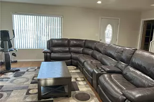 3246 Locust Ave, Long Beach, CA 90807 - Photo 2