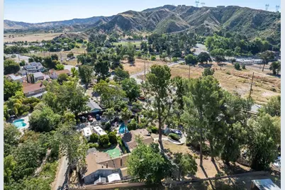 28717 Bouquet Canyon, Saugus, CA 91390 - Photo 16