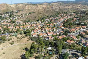 28717 Bouquet Canyon, Saugus, CA 91390 - Photo 18