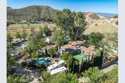 28717 Bouquet Canyon, Saugus, CA 91390 - Photo 14