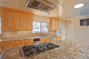 13608 Bassett, Los Angeles, CA 91405 - Photo 44