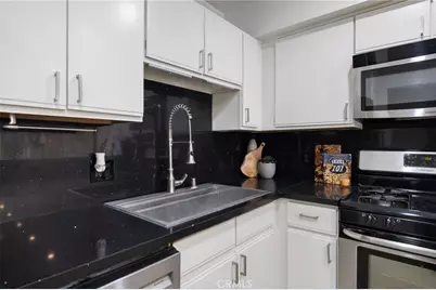 1940 N Highland Avenue #2, Los Angeles, CA 90068 - Photo 10