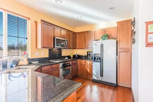 27117 Eden Ct, Newhall, CA 91350 - Photo 8