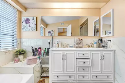 20737 Roscoe Boulevard #203, Winnetka, CA 91306 - Photo 22