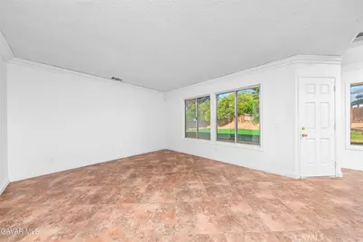 37450 Yorkshire, Palmdale, CA 93550 - Photo 6
