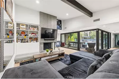 15456 Victory Boulevard, Van Nuys, CA 91406 - Photo 4