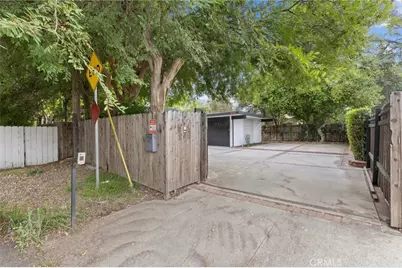 15456 Victory Boulevard, Van Nuys, CA 91406 - Photo 16